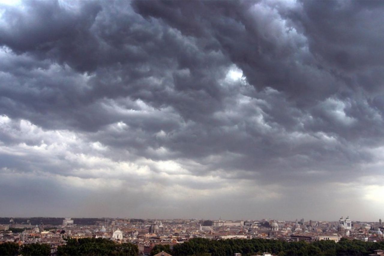 Maltempo - Protezione civile, prorogata allerta meteo Criticitá Gialla fino alle 18 di domani