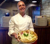 Luciano Sorbillo raddoppia al Vomero con “Pizz a’ Street” 