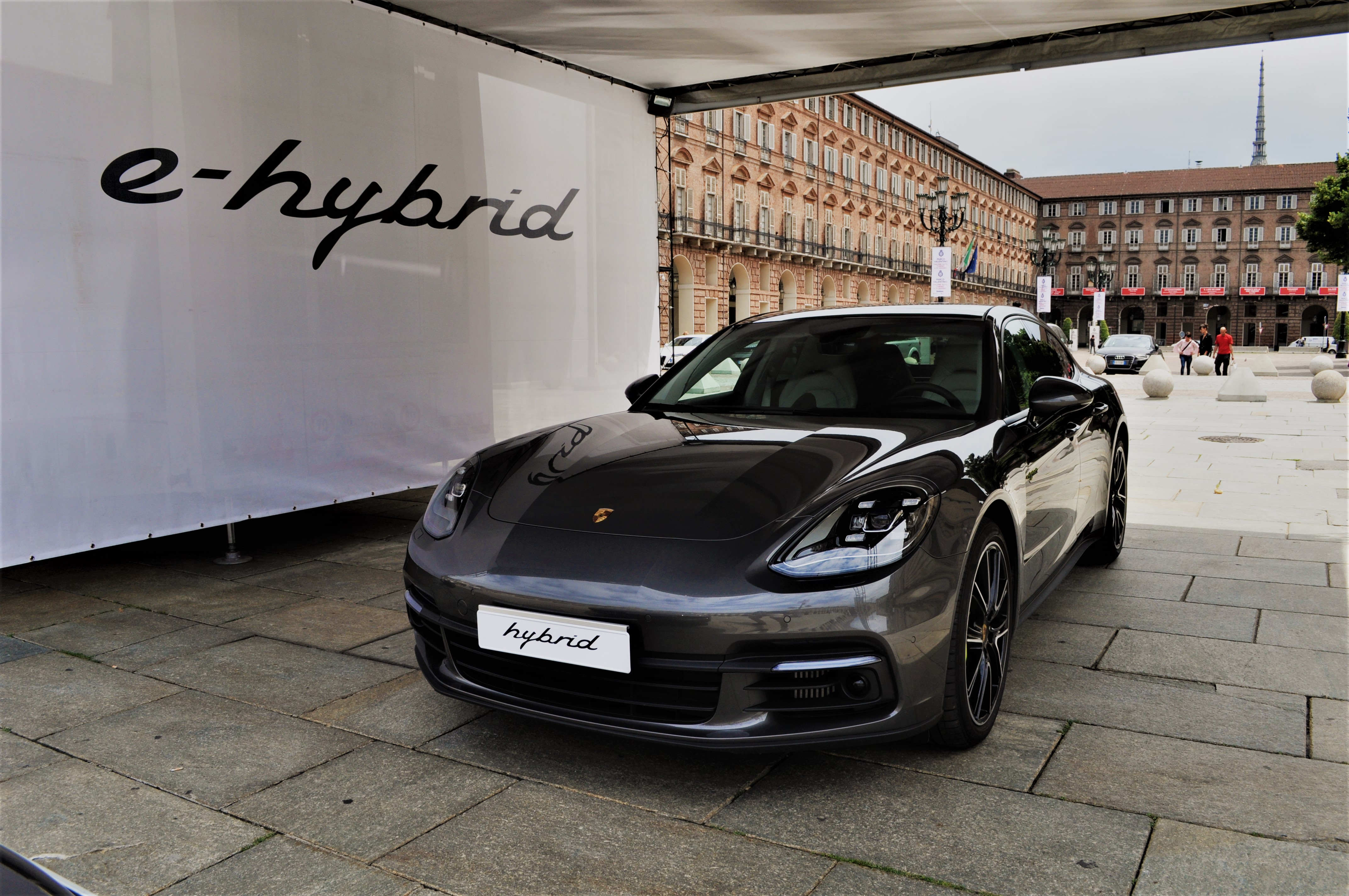 L’8 giugno Porsche illumina Torino per i suoi 70 anni #sportscartogetherday #myporschetorino #sportscartogether