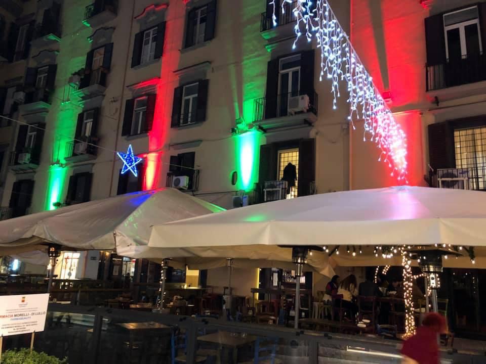 A Napoli si accendono le luci sui giovani