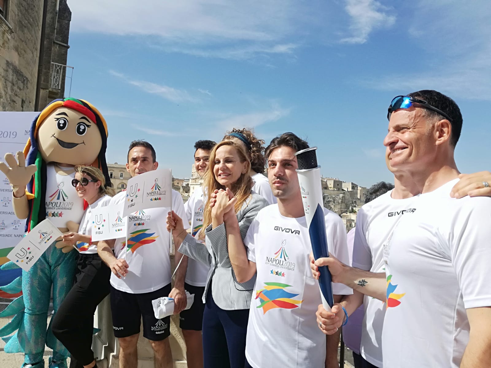 LA TORCIA DELL'UNIVERSIADE DI NAPOLI INCONTRA MATERA CAPITALE DELLA CULTURA