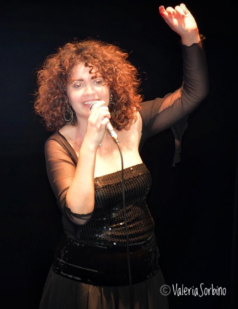 "Una canzone a sera" di Francesca Curti Giardina in diretta facebook