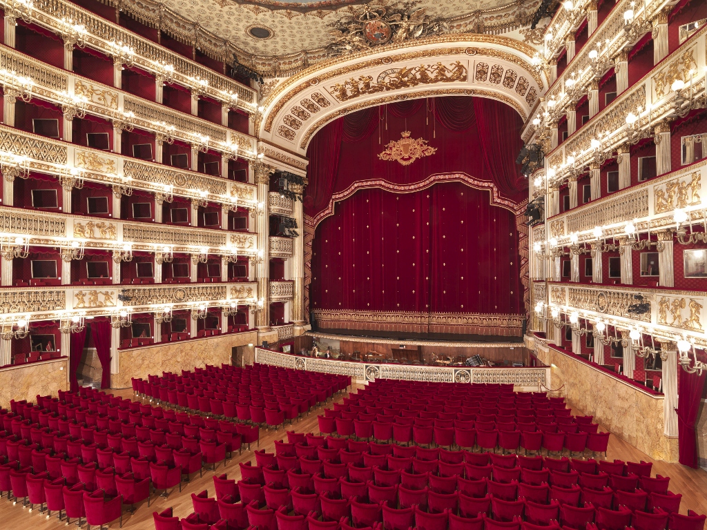 Il Teatro di San Carlo riapre alle visite guidate